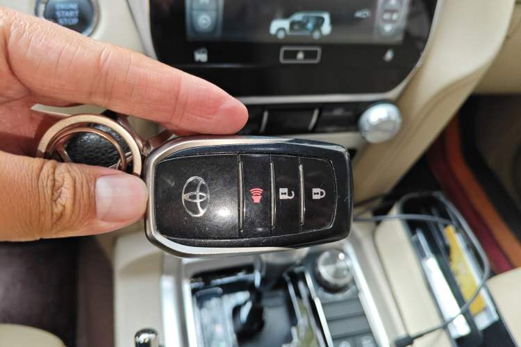 Used Toyota Land Cruiser  Vehicle Key