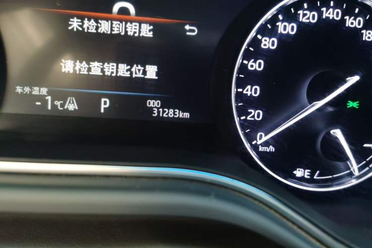 Used Toyota Avalon 2019 Dual-Engine 2.5L XLE Prestige Version China VI Standard
