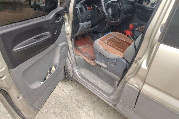 Used FORTHING Lingzhi 2014 M3 1.6L 7-Seater Luxury Model Driver Seat