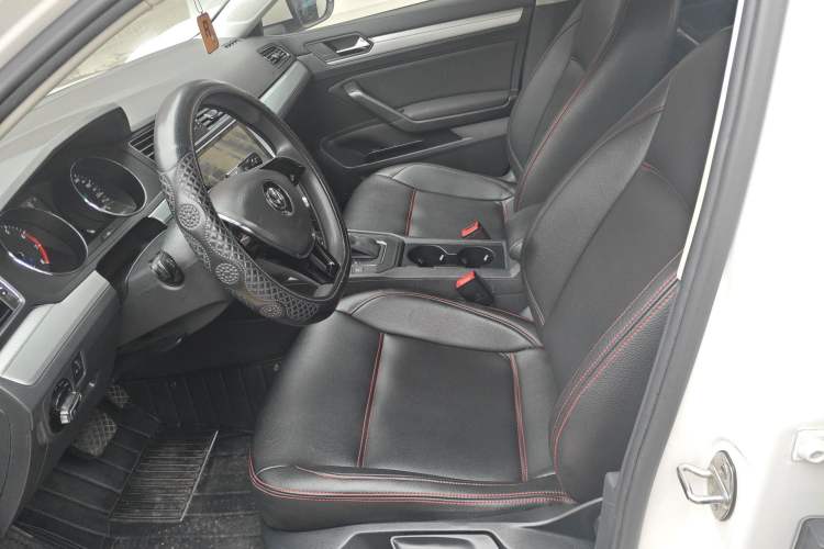 Used Volkswagen Lamando 2018 230TSI DSG Fashion Edition Left Front Seat