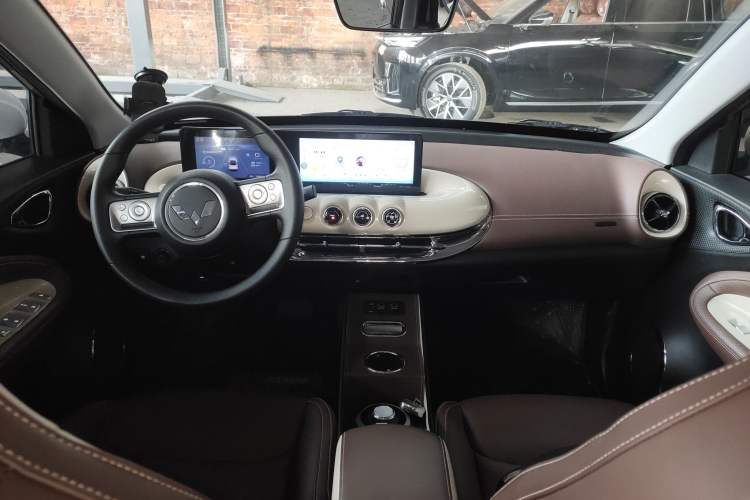 Used Wuling Bingo 2023 203km Comfort Edition Center Console