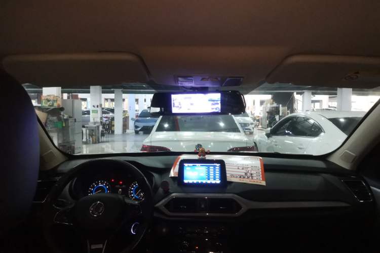 Used Dongfeng Fengon S560 2018 1.8L Manual Urban Model 7 Seats
