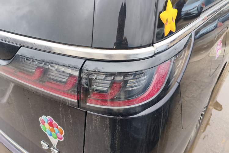 Used VOYAH Dream 2025 PHEV Four-Wheel-Drive Flagship Kunpeng Edition
