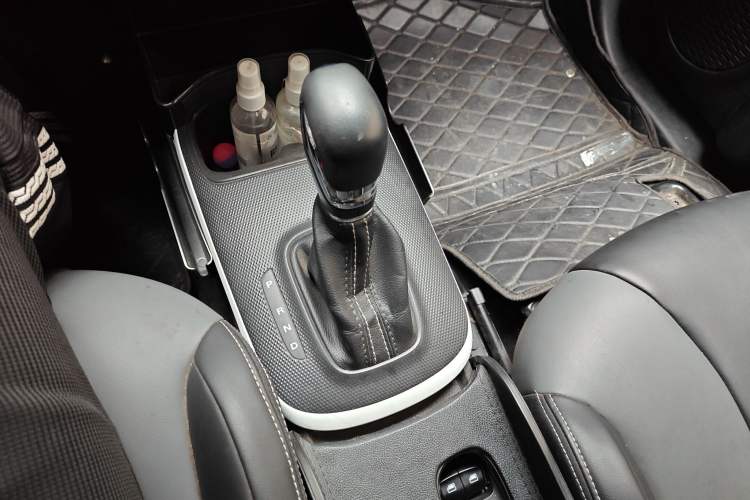 Used Roewe Clever 2022 311km QiQi BoBo Edition Gear Lever