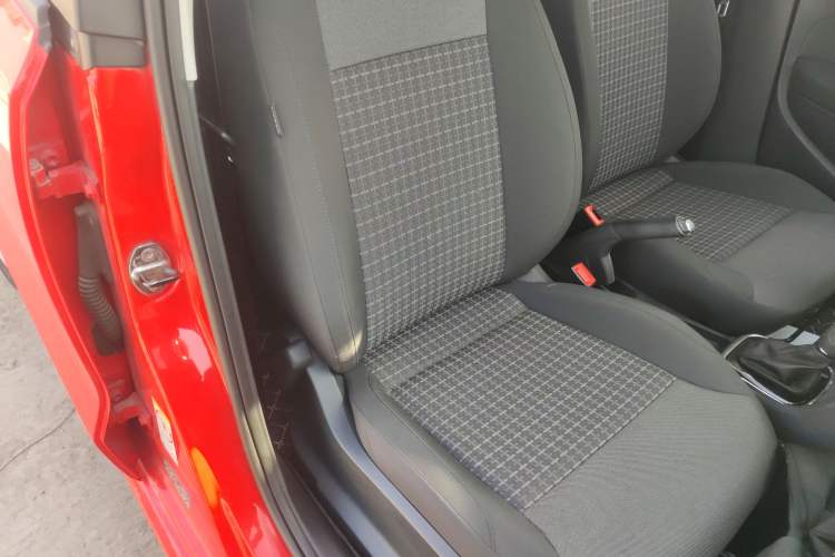 Used Volkswagen Polo 2016 1.6L Automatic Comfort Model
