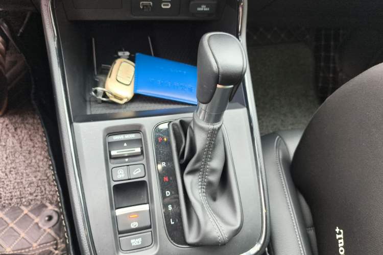 Used Honda CR-V 2023 240TURBO Two-Wheel Drive FENGSHANG Edition 5 Seats Gear Lever