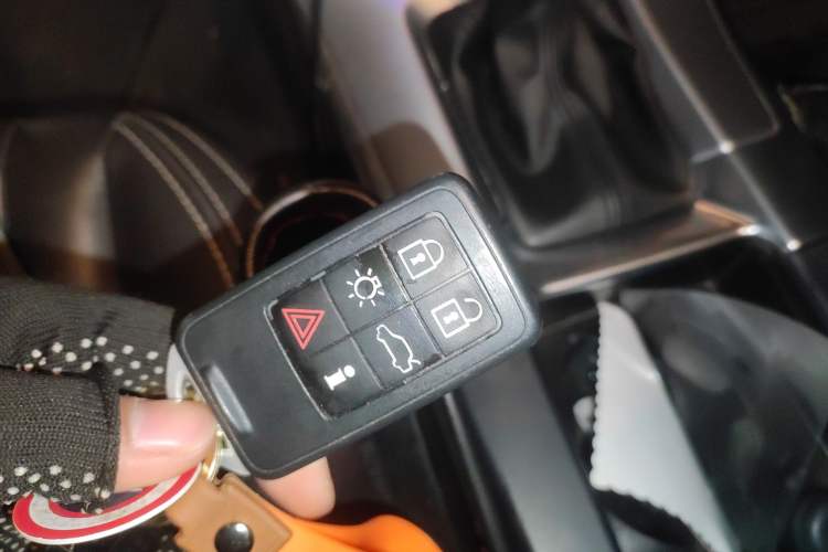 Used Volvo XC60 2017 T5 AWD Smart Upgrade Edition
