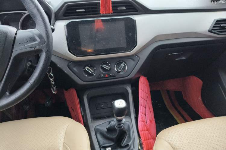 Used Wuling Hongguang 2019 1.5L S Comfort Edition China VI LAR
