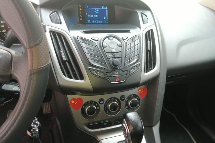 Used Ford Focus 2012 Hatchback 1.6L Automatic Comfort Model Audio And AC Panel