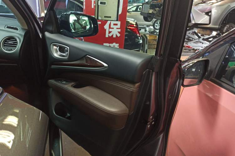 Used Infiniti QX60 2016 2.5 S/C Hybrid Two-Wheel-Drive Excellence Edition China V Standard