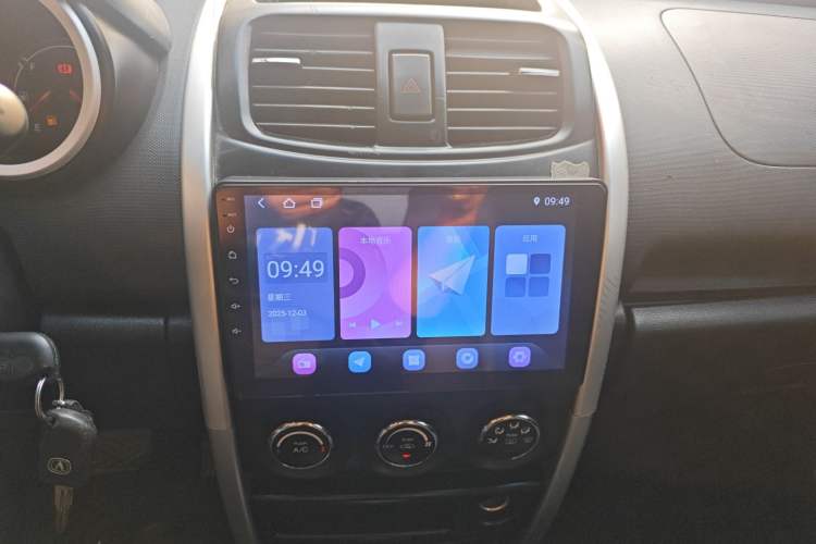 Used Changan CX20 2014 1.4L IMT Sunroof Navigation Version China V Standard