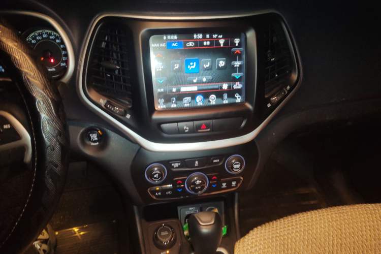 Used Jeep Cherokee 2014 2.4L Luxury Edition