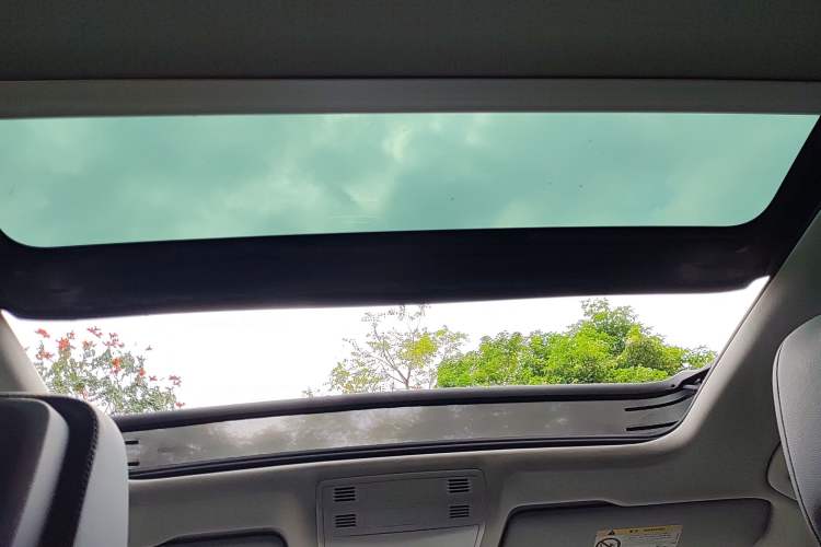 Used Volkswagen Magotan 2019 330TSI DSG Leading Model China VI Standard Headliner