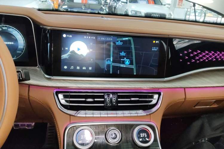 Used Hongqi H9 2022 3.0T Smart Connect Flagship Edition Audio And AC Panel