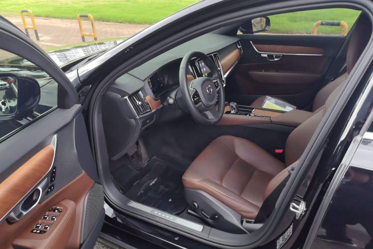 Used Volvo S90 2023 B5 Zhiyi Luxury Edition