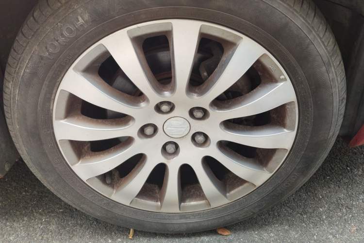 Used Suzuki Kizashi 2011 2.4L Two-Wheel Drive CVT Standard Edition
