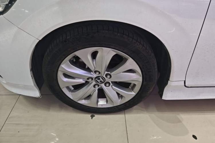 Used Honda Jade 2020 1.8L Automatic Classic Edition Left Front Wheel Hub