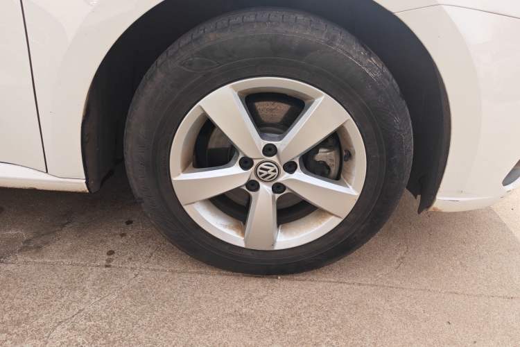 Used Volkswagen Lavida 2019 Lavida Start 1.5L Manual Fashion Edition China VI Standard Right Front Wheel Hub