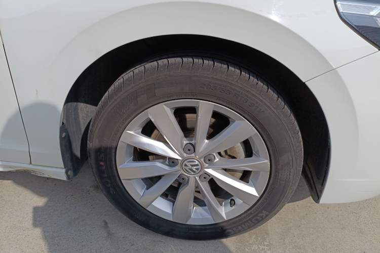 Used Volkswagen Bora 2019 Revised Version 280TSI DSG Elite Edition China VI Standard Right Front Wheel Hub
