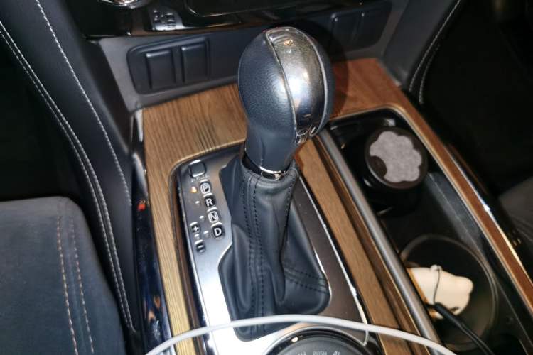 Used Nissan Patrol  Gear Lever