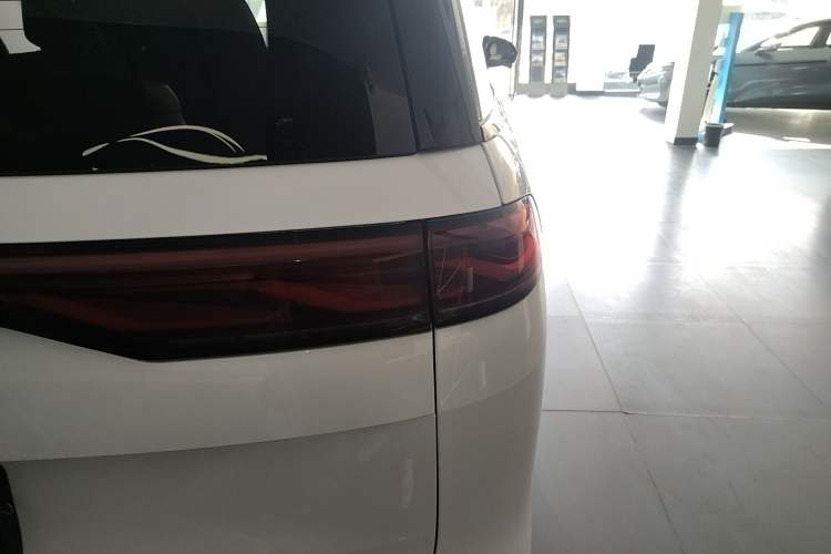 Used BYD Xia 2025 DM-i 1.5T 180km Beyond Edition Exterior 6