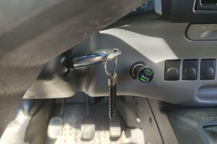 Used JMC Transit 2017 2.8T Commercial Version Short Wheelbase Mid-Roof 6/7/8-Seater JX493