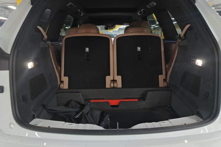 Used ONVO Luxeed L90 2025 Model—Pro Six-Seater Version