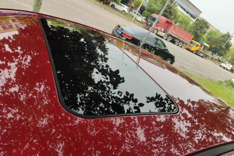 Used Roewe 360 2015 1.5L Automatic Luxury Edition
