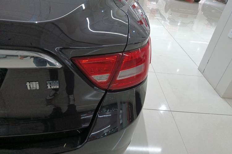 Used Geely Auto Emgrand GT 2015 Diplomatic Limited Edition 1.8T Premium Model
