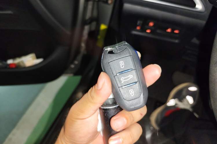 Used Citroen C4L 2013 1.8L Automatic Jingchi Edition
