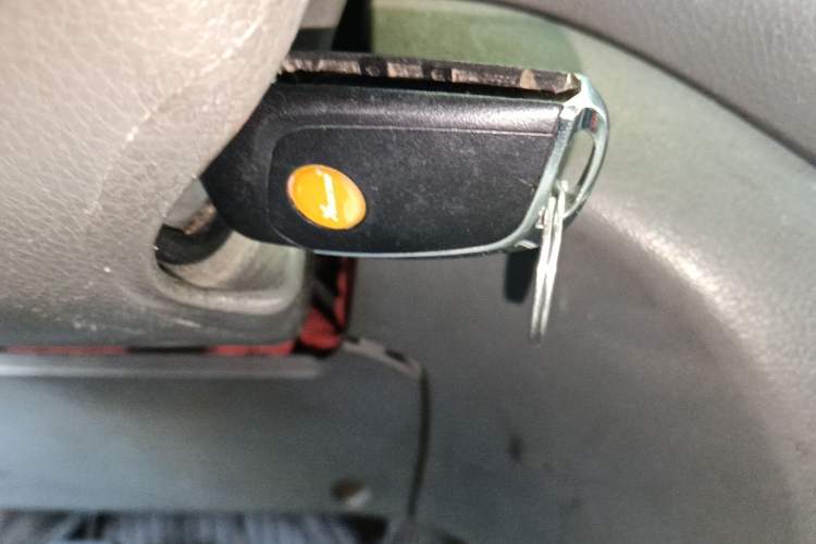 Used Dongfeng Shuaike 2011 1.6L Manual Comfort 7-Seater
