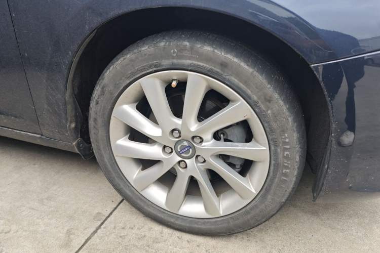 Used Volvo V60 2014 T5 Zhiyi Edition
