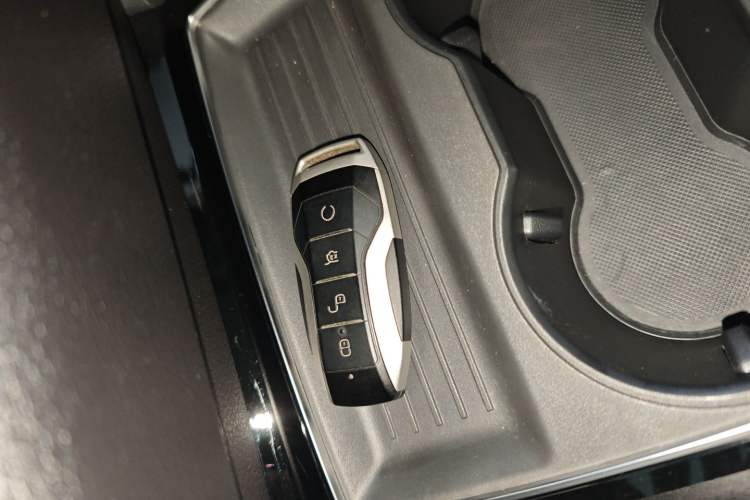 Used BYD Song MAX 2021 Upgraded Model 1.5T Automatic Flagship Version with 6 Seats Interior 1