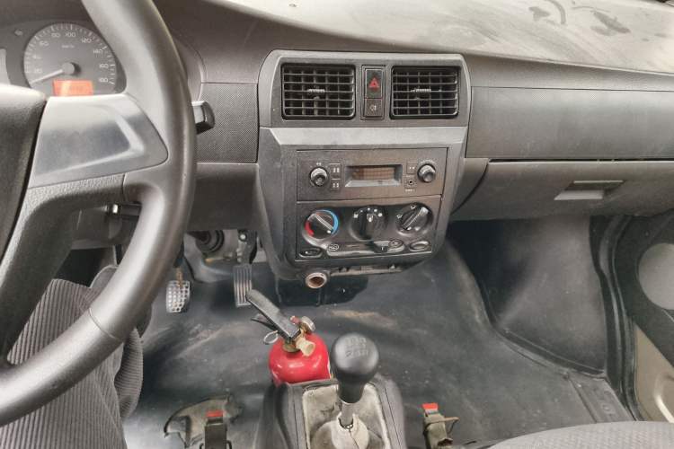 Used Wuling Rongguang 2019 1.5L Extended Basic Version Audio And AC Panel