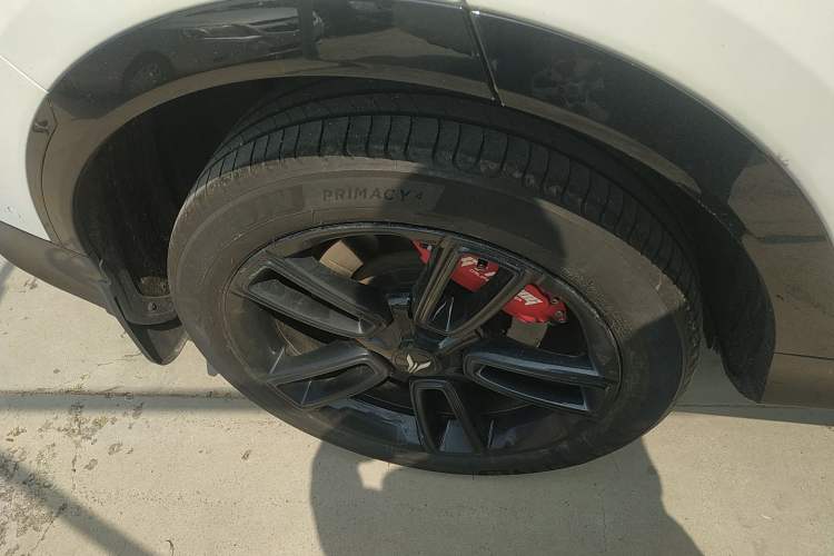 Used VOYAH FREE 2024 Ultra-Long Range Intelligent Driving Version Right Rear Wheel Hub