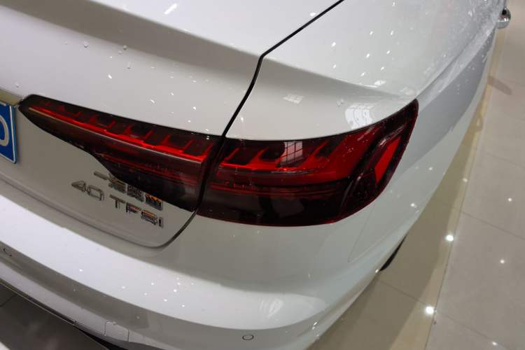 Used Audi A4L 2022 40 TFSI Fashion Dynamic Model Right Rear Taillight