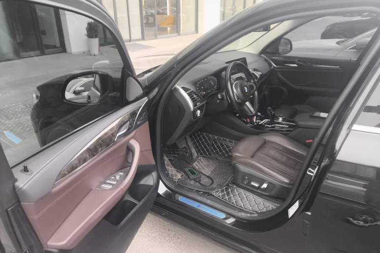 Used BMW X3 2020 xDrive30i Luxury Model with M Sport Package
