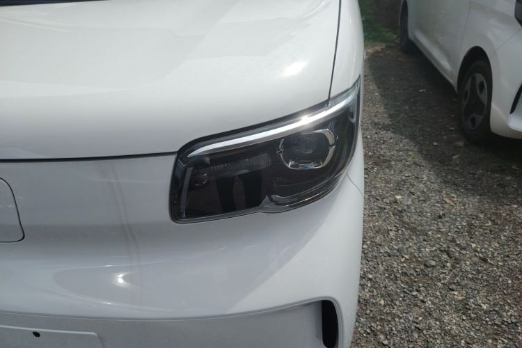 Used Wuling Zhiguang New Energy 2025 Model 305km Ambitious Edition Left Front Headlight