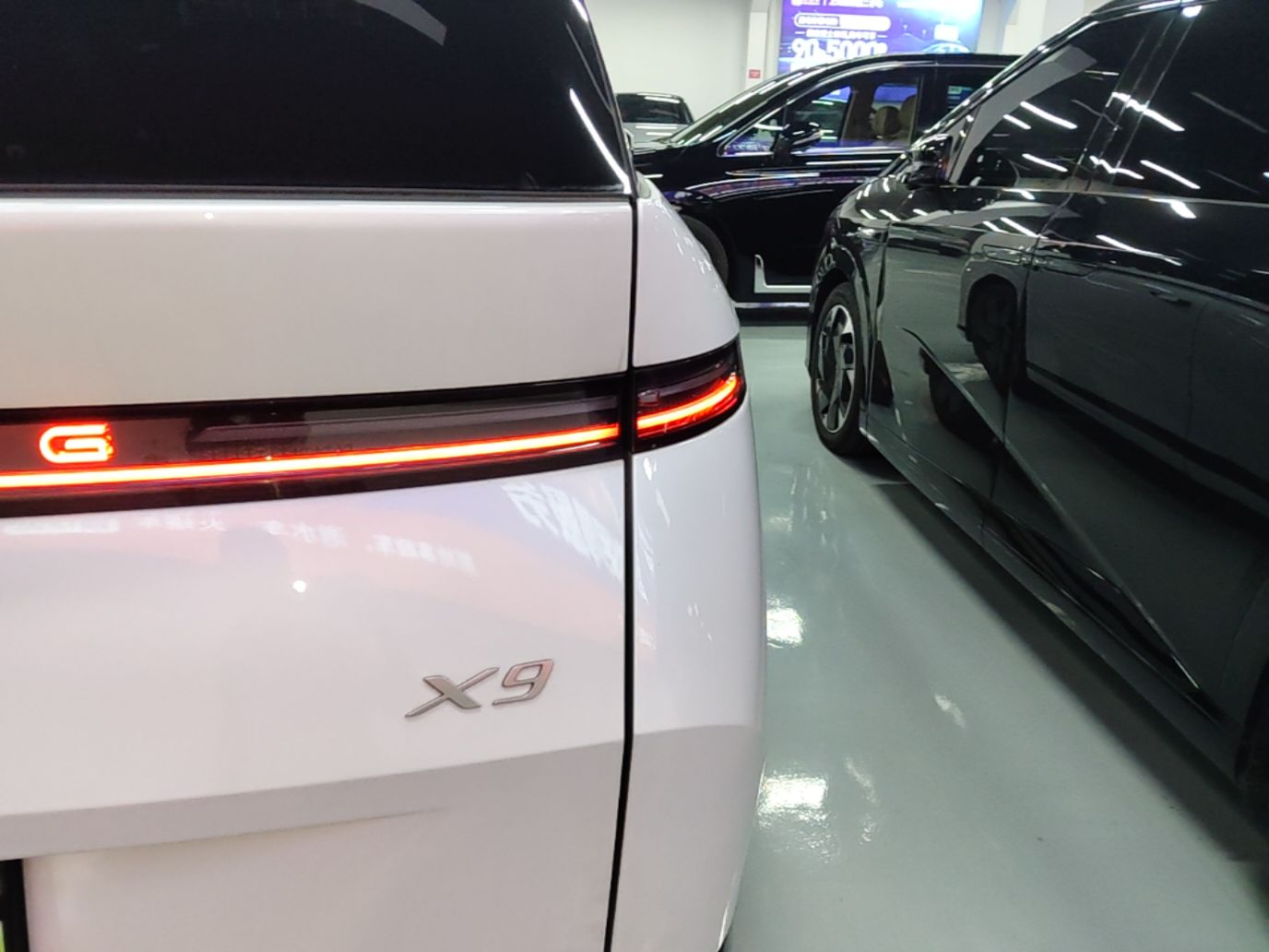 XPeng X9 2024 702 Ultra-Long Range Max — снимка 9