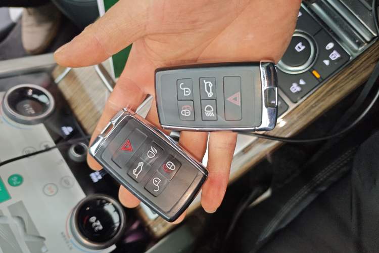 Used Land Rover Range 2019 3.0 SC V6 Grand Edition Vehicle Key