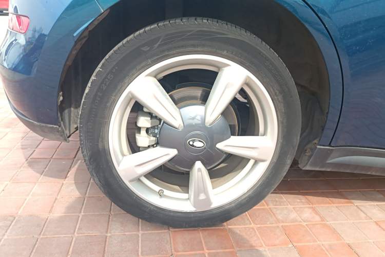 Used ORA Good Cat 2023 401 km Standard Range Luxury Version Lithium Iron Phosphate
