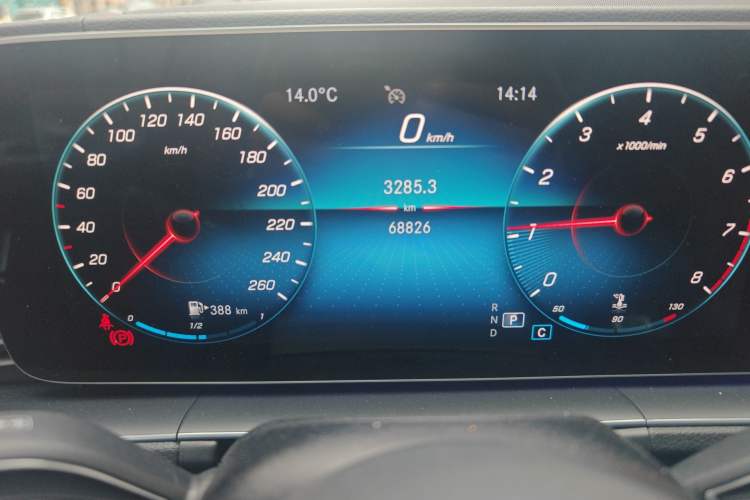 Used Mercedes-Benz GLE 2020 Restyled GLE 350 4MATIC Fashion Edition Special Version Odometer Close Up