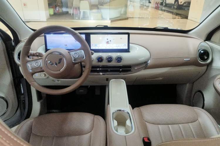 Used Wuling Bingo 2025 410 km Lingxi Deluxe Edition Center Console