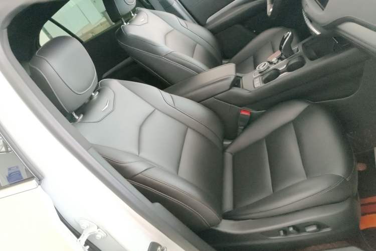 Used Cadillac XT4 2021 28T Two-Wheel Drive Leading Version Right Front Seat