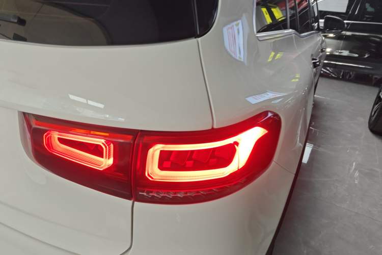 Used Mercedes-Benz GLB 2021 GLB 200 Fashion Model
