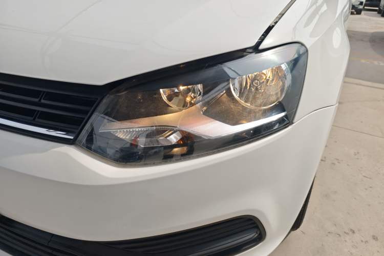 Used Volkswagen Polo 2016 1.4L Automatic Trendy Model Left Front Headlight