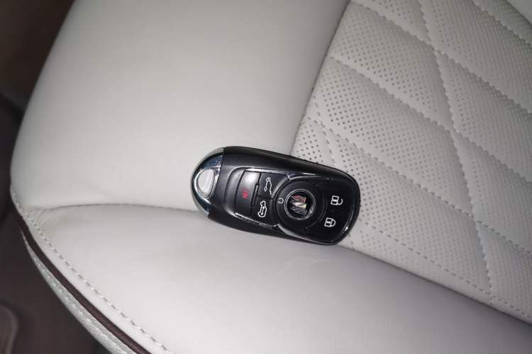 Used Buick GL8 2023 Land Executive Class Deluxe Model