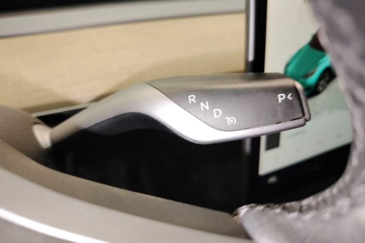 Used Tesla Model Y 2022 Long-Range All-Wheel-Drive Version Gear Lever