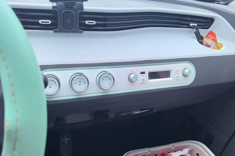 Used Wuling Hongguang MINIEV 2021 Macaron Premium Model – Lithium-NMC Audio And AC Panel