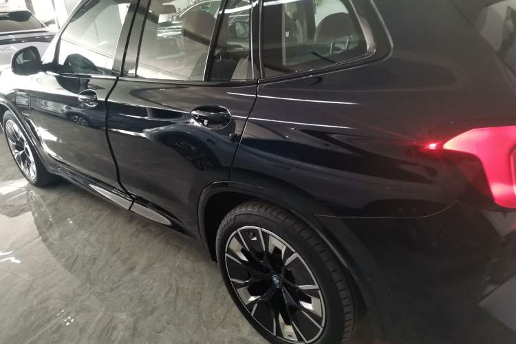 Used BMW iX3 2022 Leading Type
